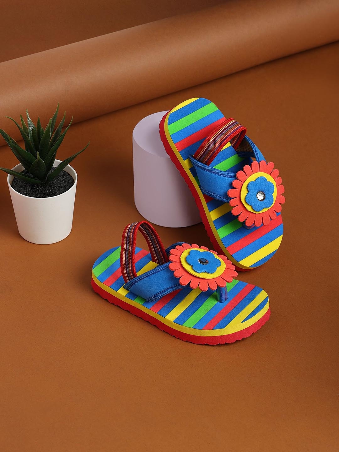 

CHiU Unisex Kids Red Printed Slip-On Sneakers