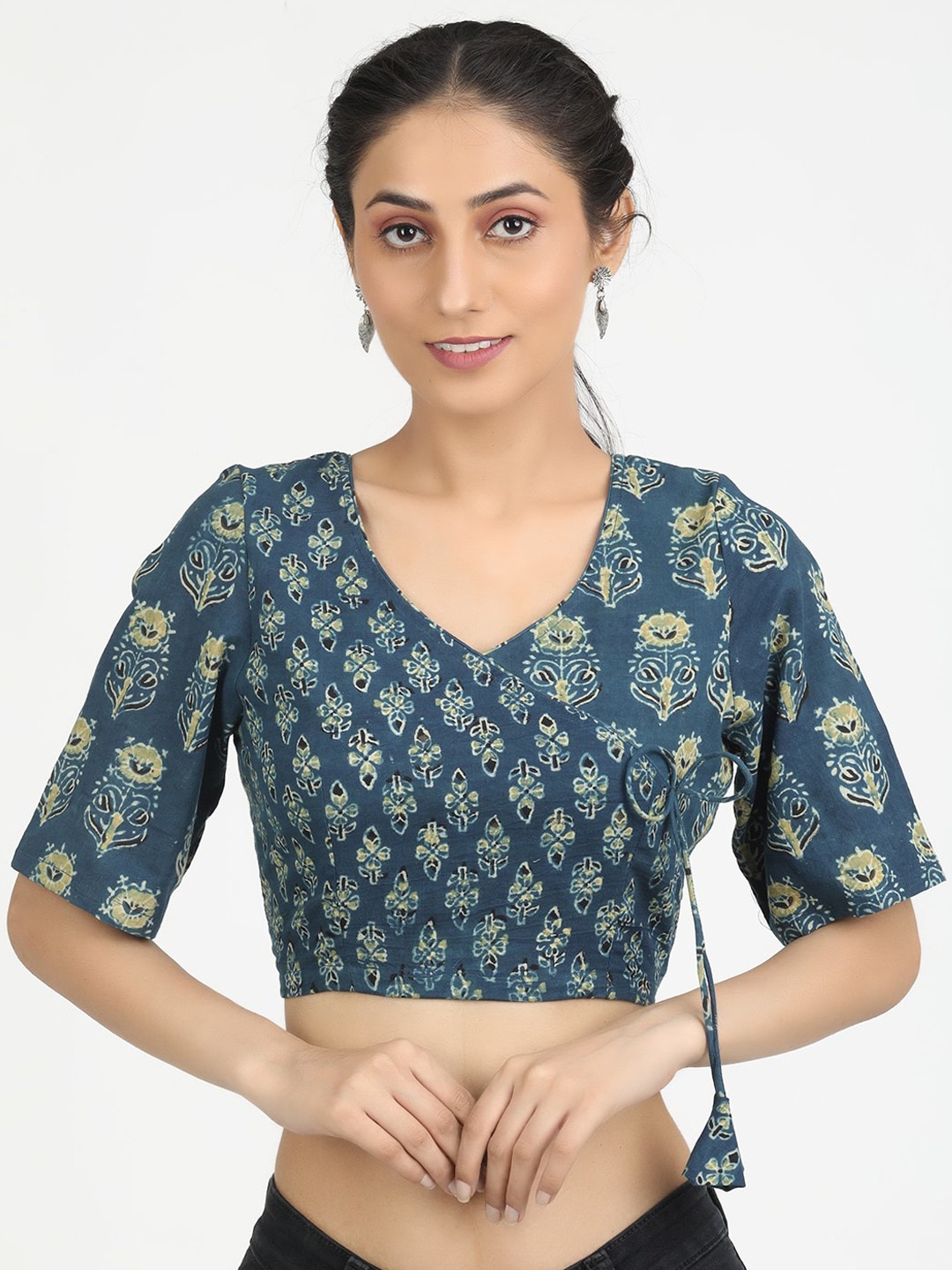 

Llajja Women Turquoise Blue Printed Cotton Saree Blouse