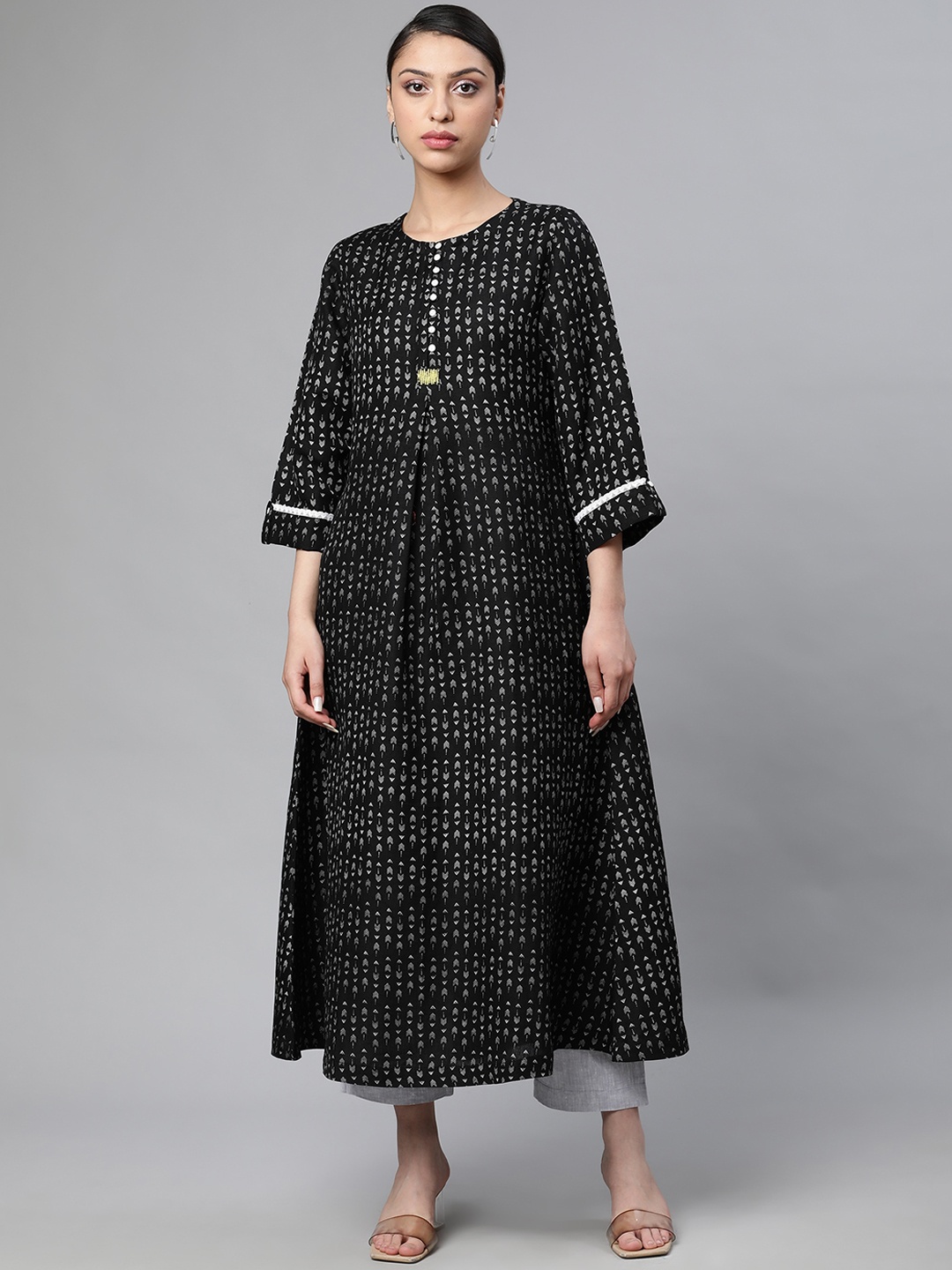 

Linen Club Woman Women Black Geometric Printed Flared Sleeves Thread Work Kurta