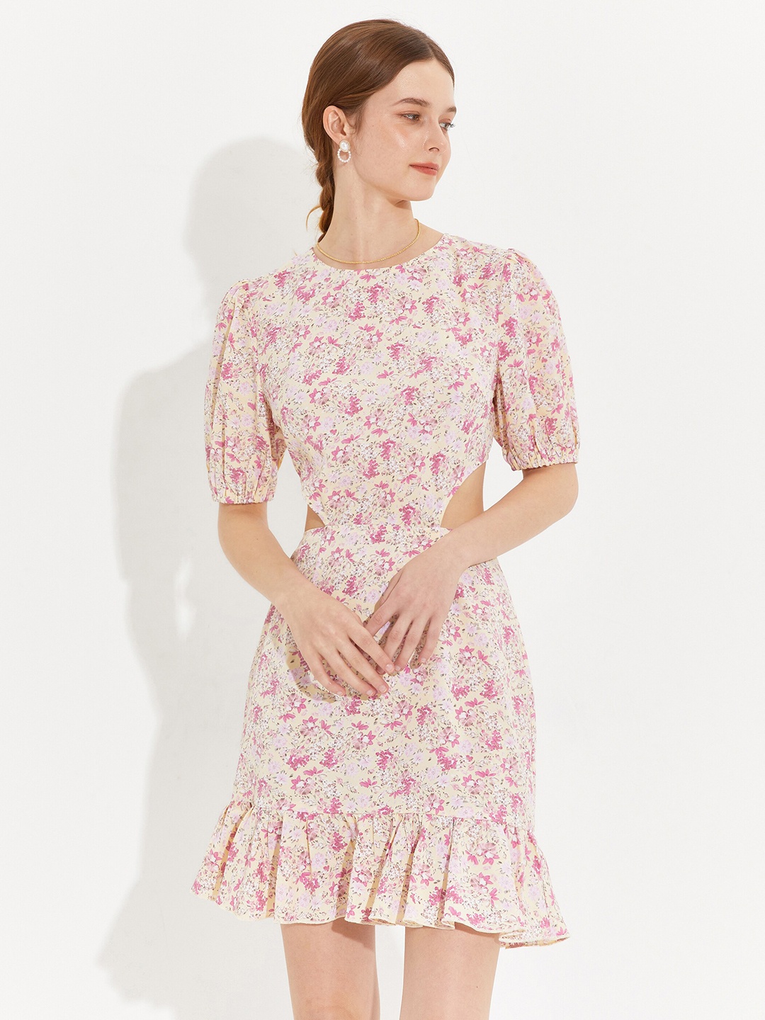 

URBANIC Pink Floral Sheath Dress