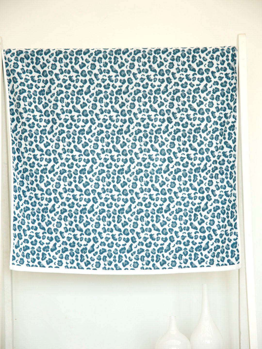 

Ariana Blue Bath Printed Cotton 670 GSM Towels