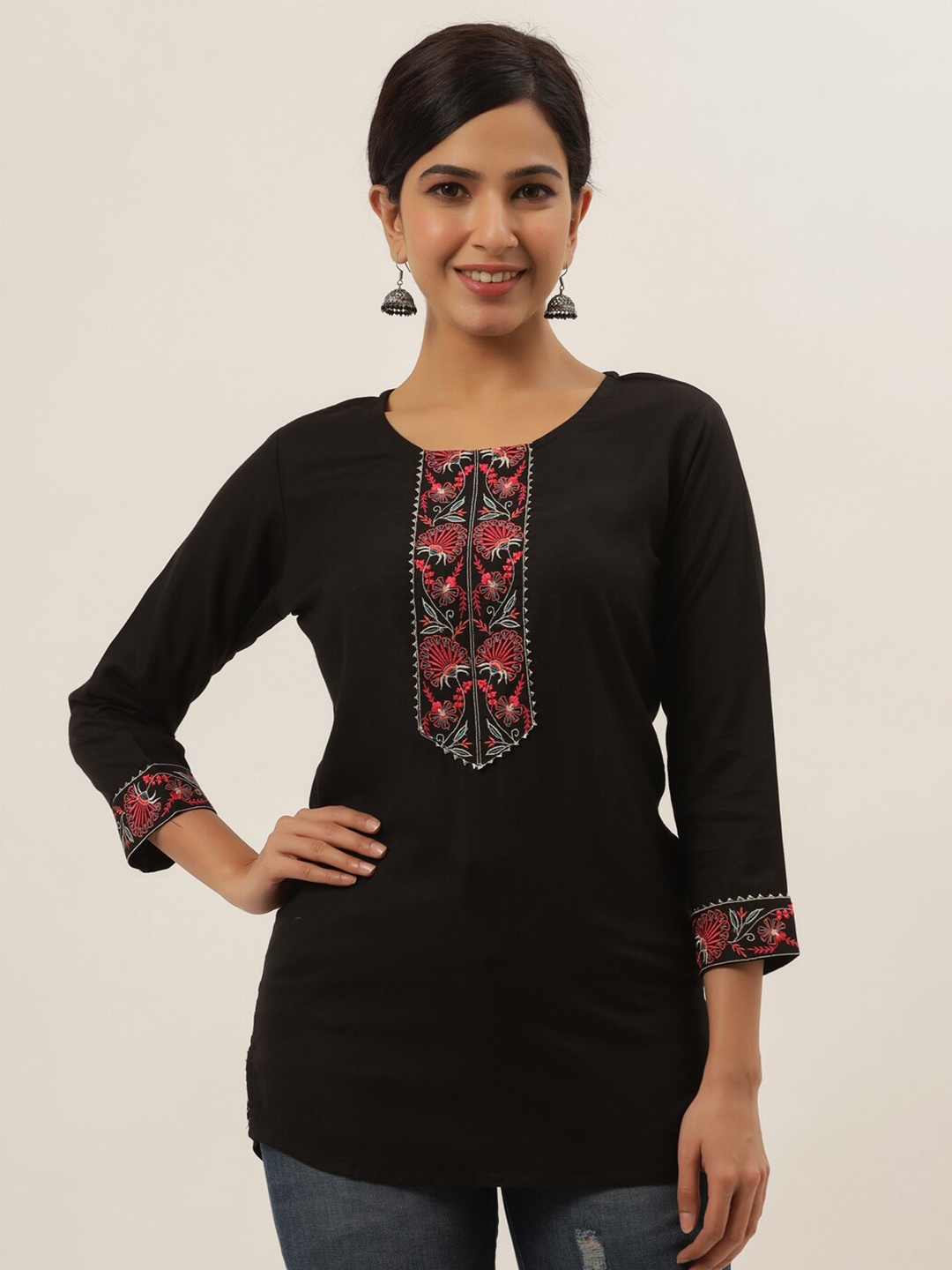 

Yufta Women Black Solid Patchwork Top