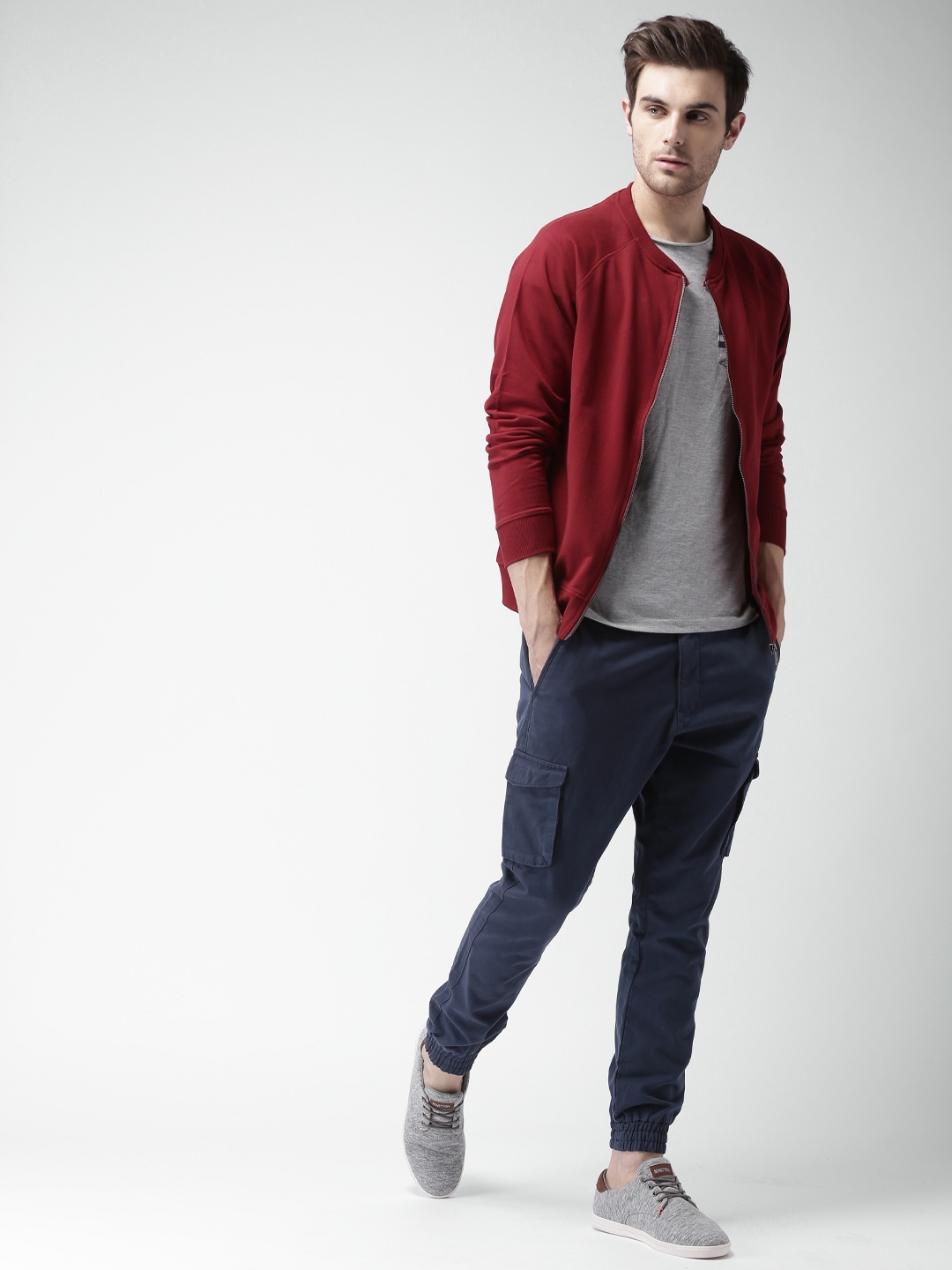 

Mast & Harbour Men Red Solid Sweatshirt