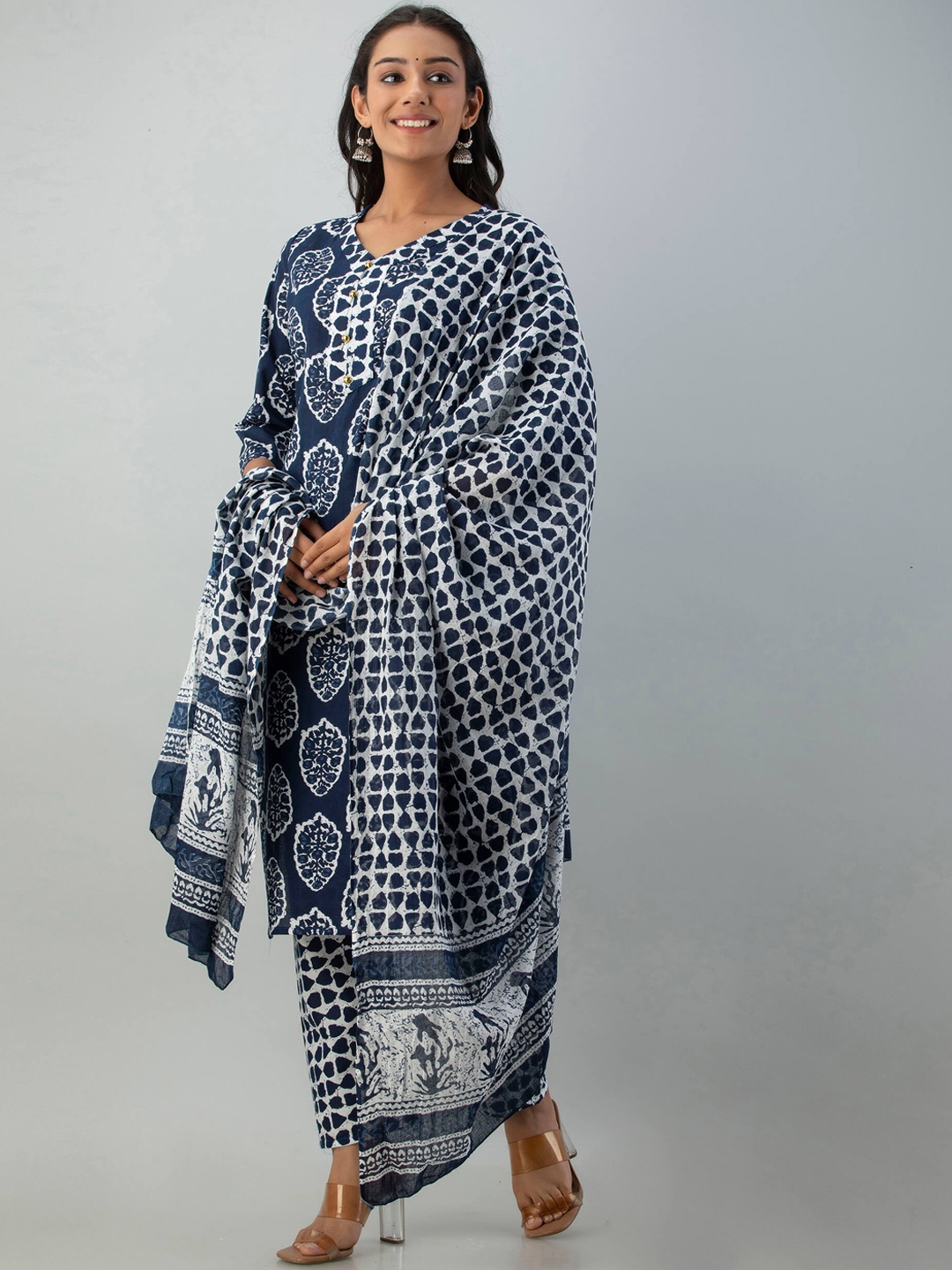 

Fusion Threads Women Blue Ethnic Motifs Printed Pure Cotton Kurta with Trousers