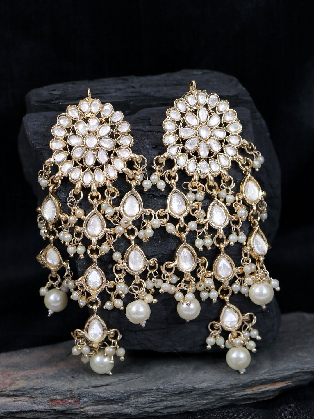 

Crunchy Fashion White Contemporary Drop Earrings