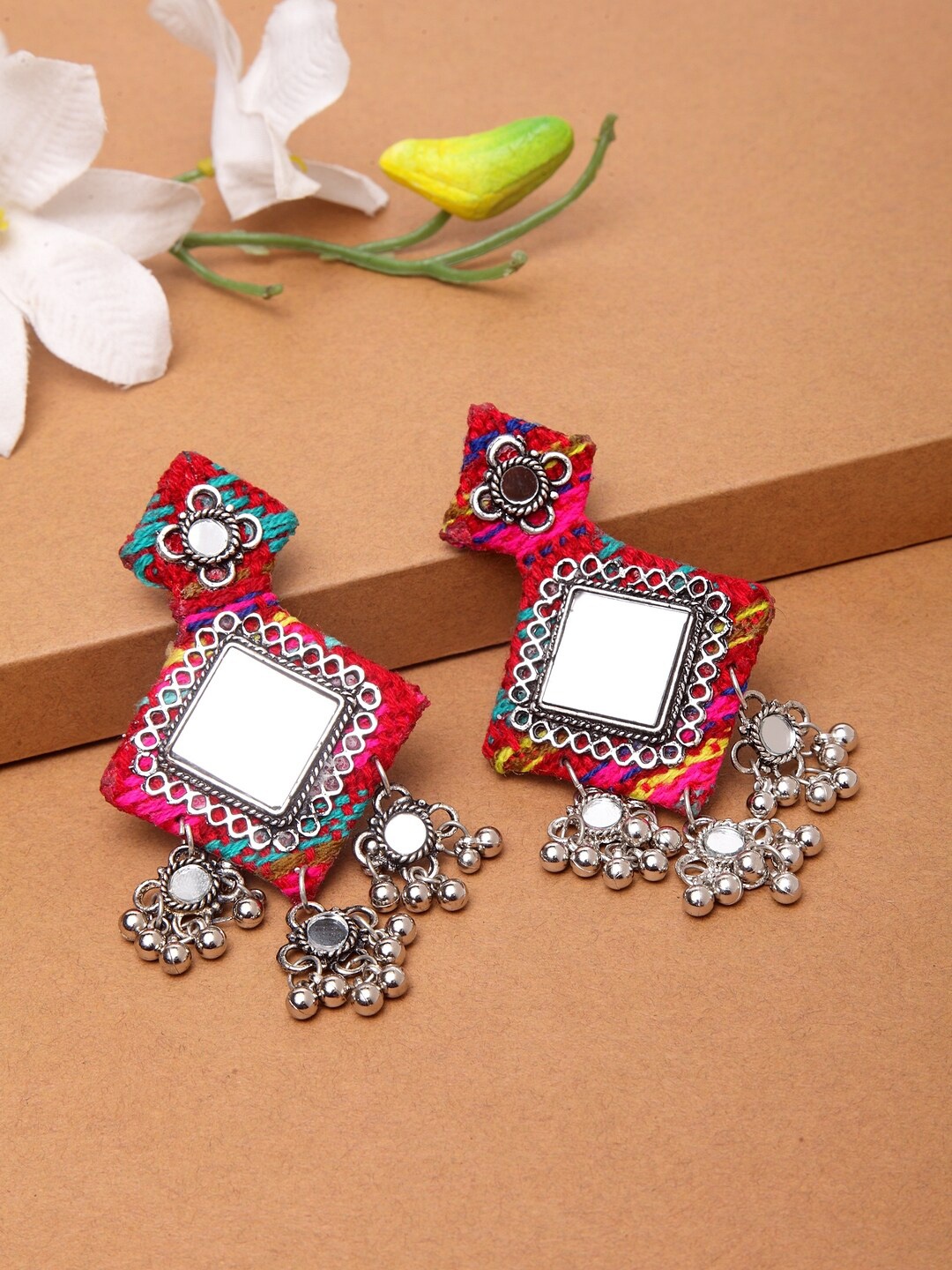 

Moedbuille Pink Contemporary Drop Earrings