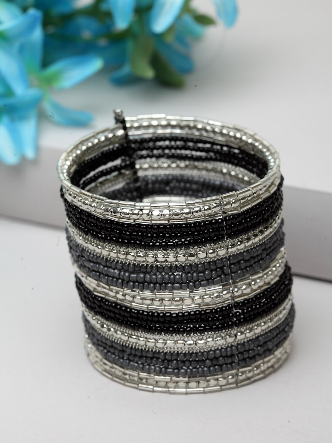 

Moedbuille Women Black Bracelet, Silver