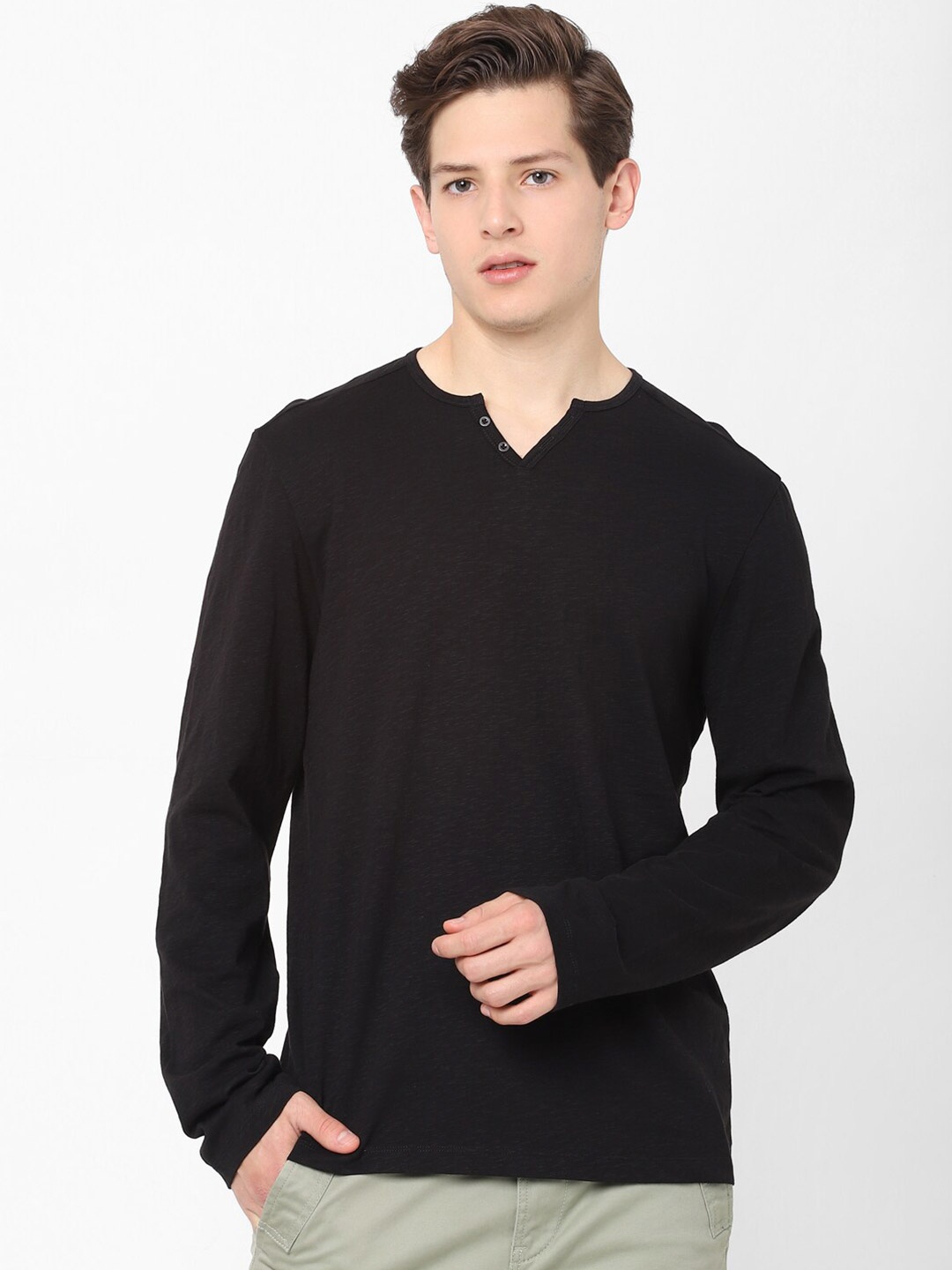 

Celio Men Black Henley Neck T-shirt