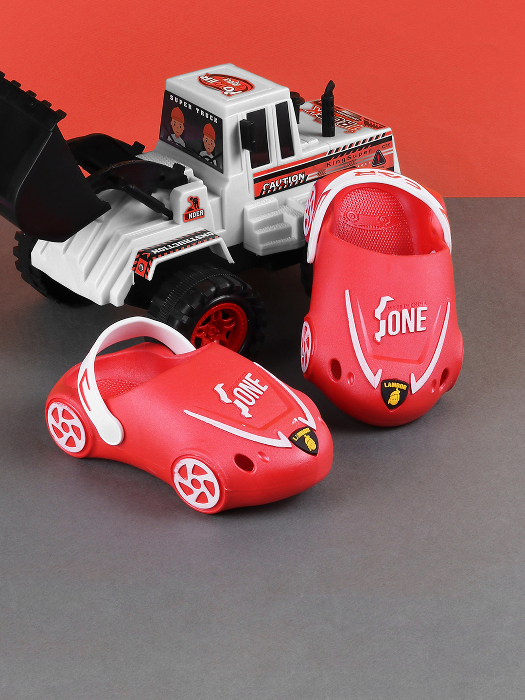 

Jazzy Juniors Unisex Kids Red & White Clogs Sandals