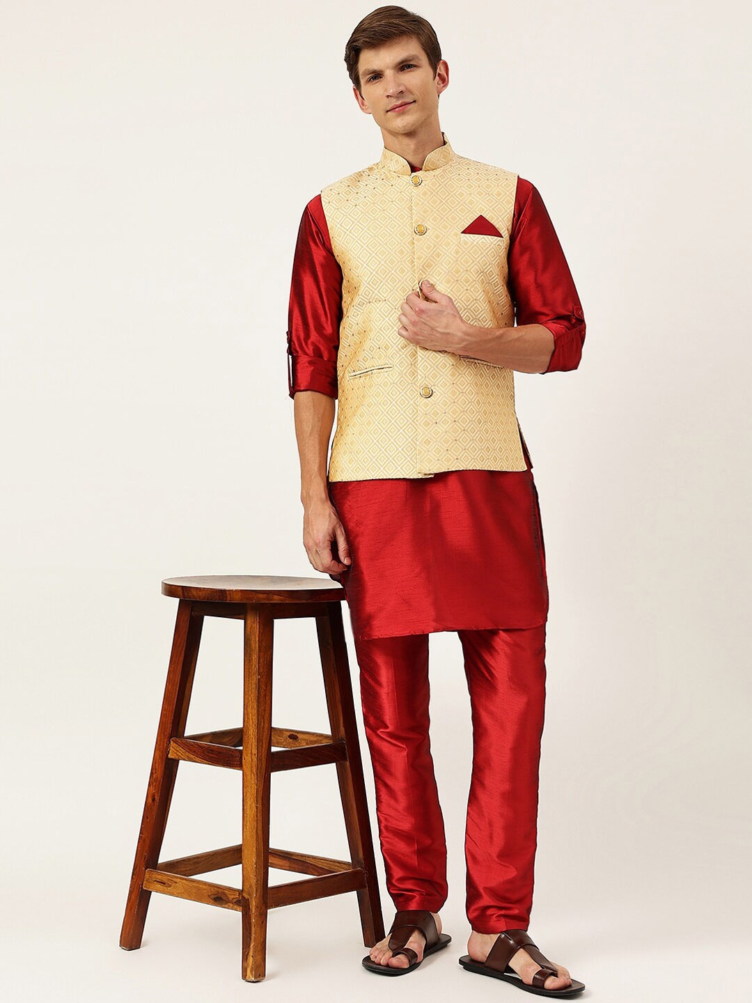 

Aj DEZInES Men Maroon Kurta with Churidar