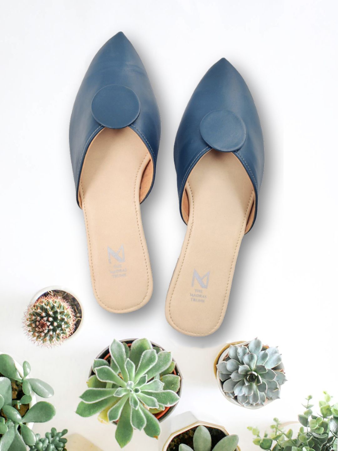 

THE MADRAS TRUNK Women Beige Mules Flats