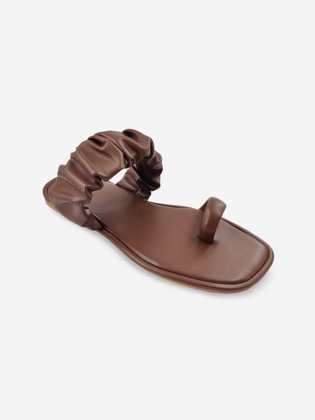 

THE MADRAS TRUNK Women Brown One Toe Flats with Tassels