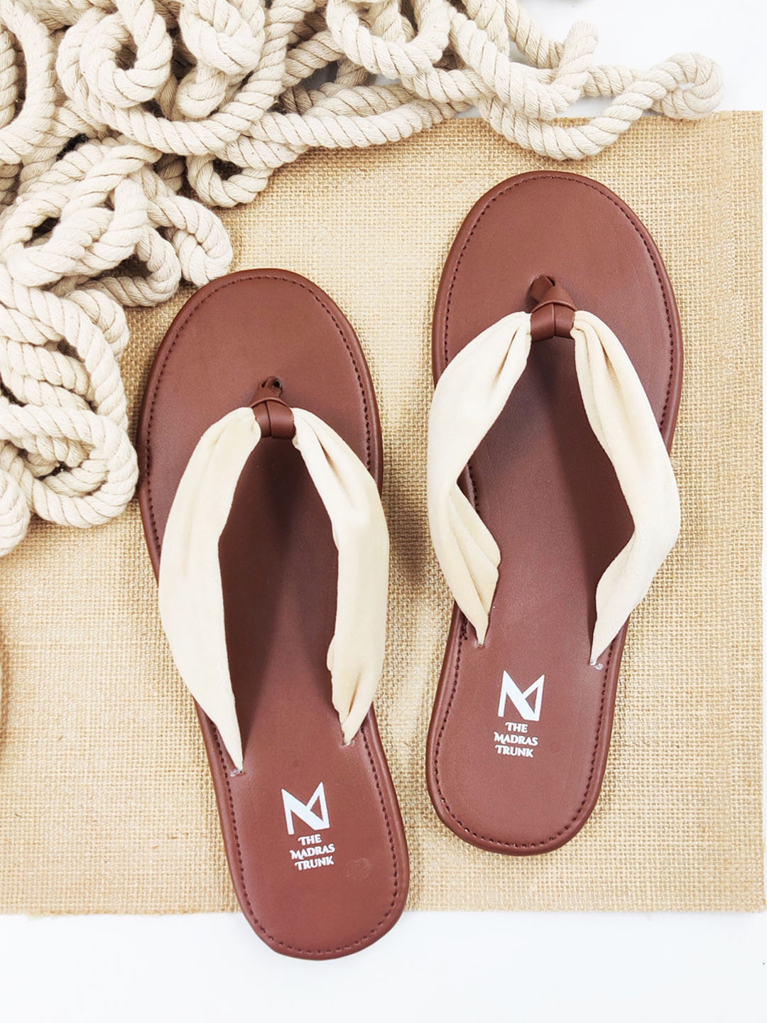 

THE MADRAS TRUNK Women Brown T-Strap Flats