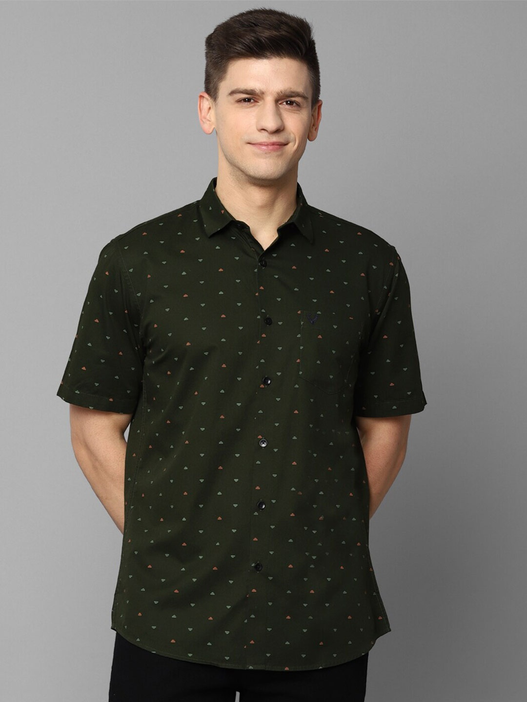 

Allen Solly Men Olive Green Slim Fit Printed Casual Shirt