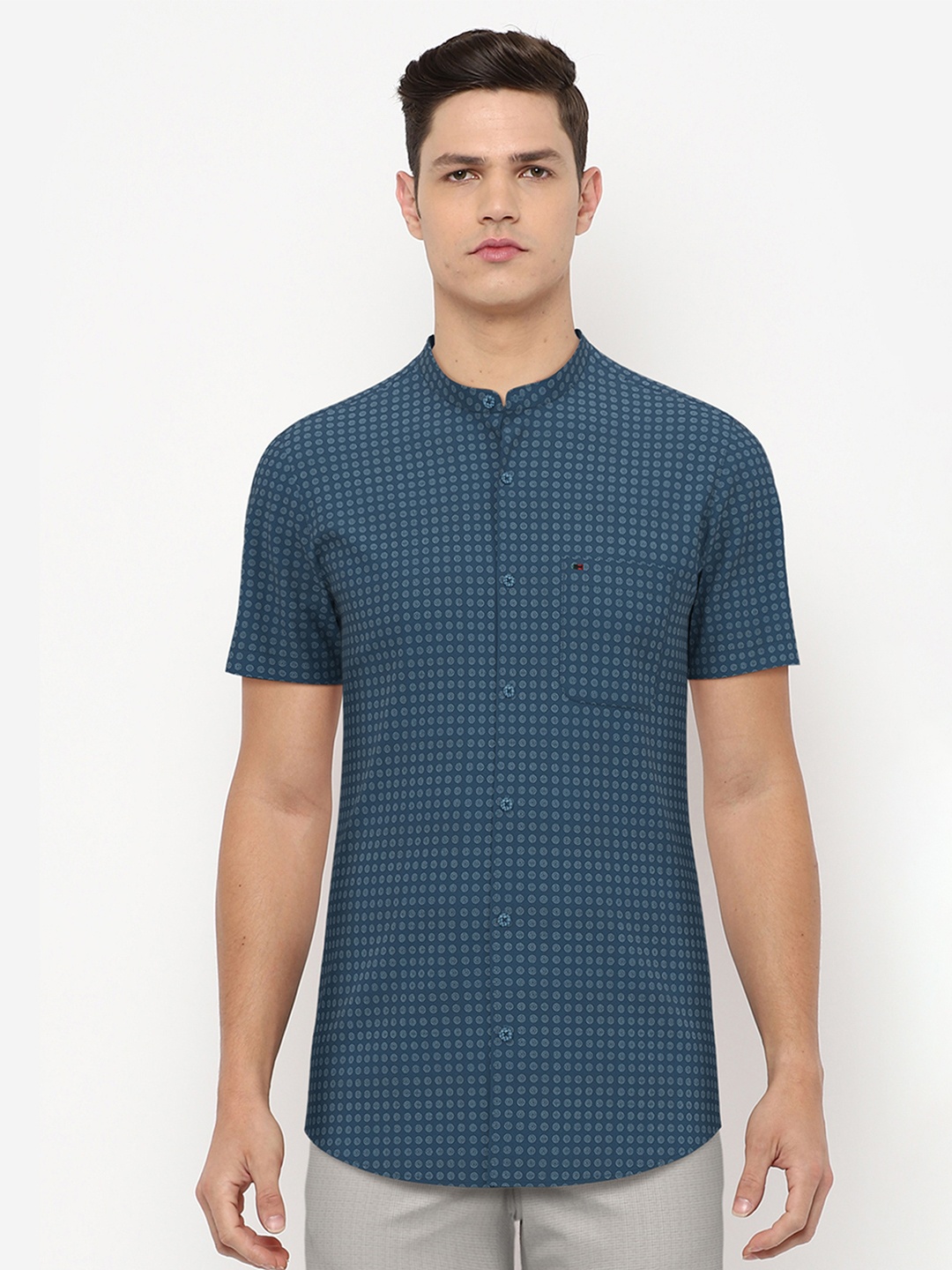 

Peter England Casuals Men Blue Slim Fit Buffalo Checks Checked Casual Shirt