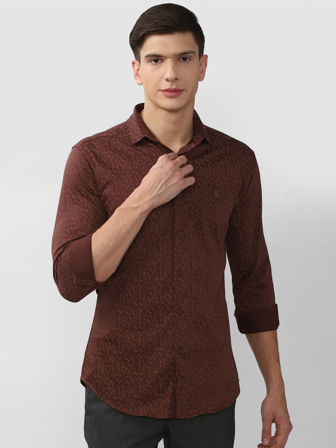 

V Dot Men Brown Slim Fit Floral Printed Casual Shirt