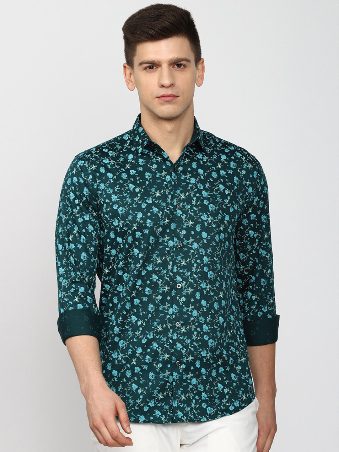 

V Dot Men Green Slim Fit Floral Printed Casual Shirt