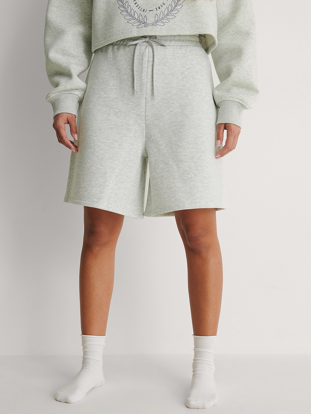 

NA-KD Women Grey Melange High-Rise Shorts