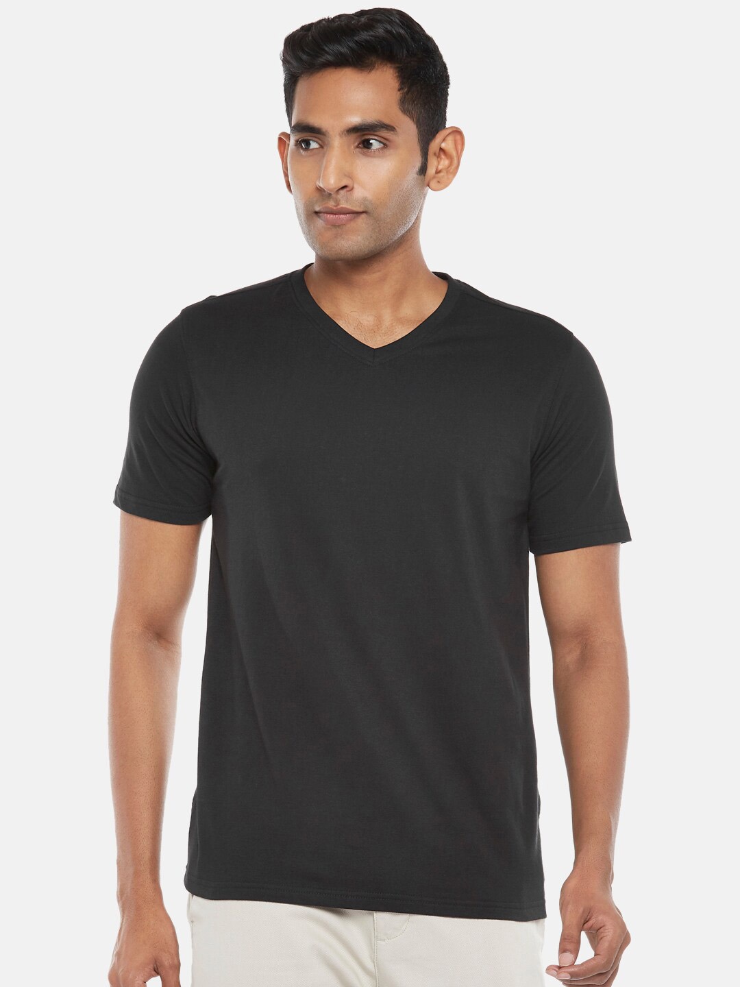 

Urban Ranger by pantaloons Men Black V-Neck Slim Fit T-shirt