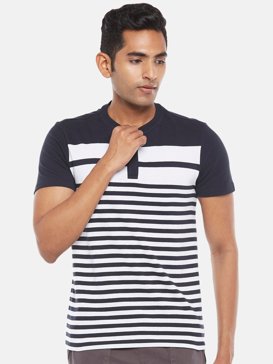 

Urban Ranger by pantaloons Men White Striped Henley Neck Slim Fit T-shirt