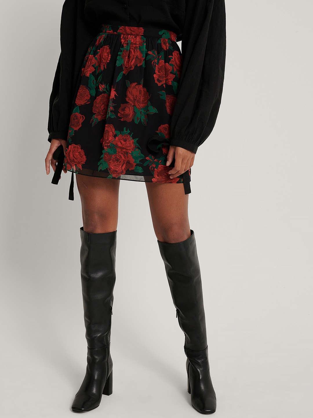 

NA-KD Women Black Floral Print Flared A-Line Mini Skirt