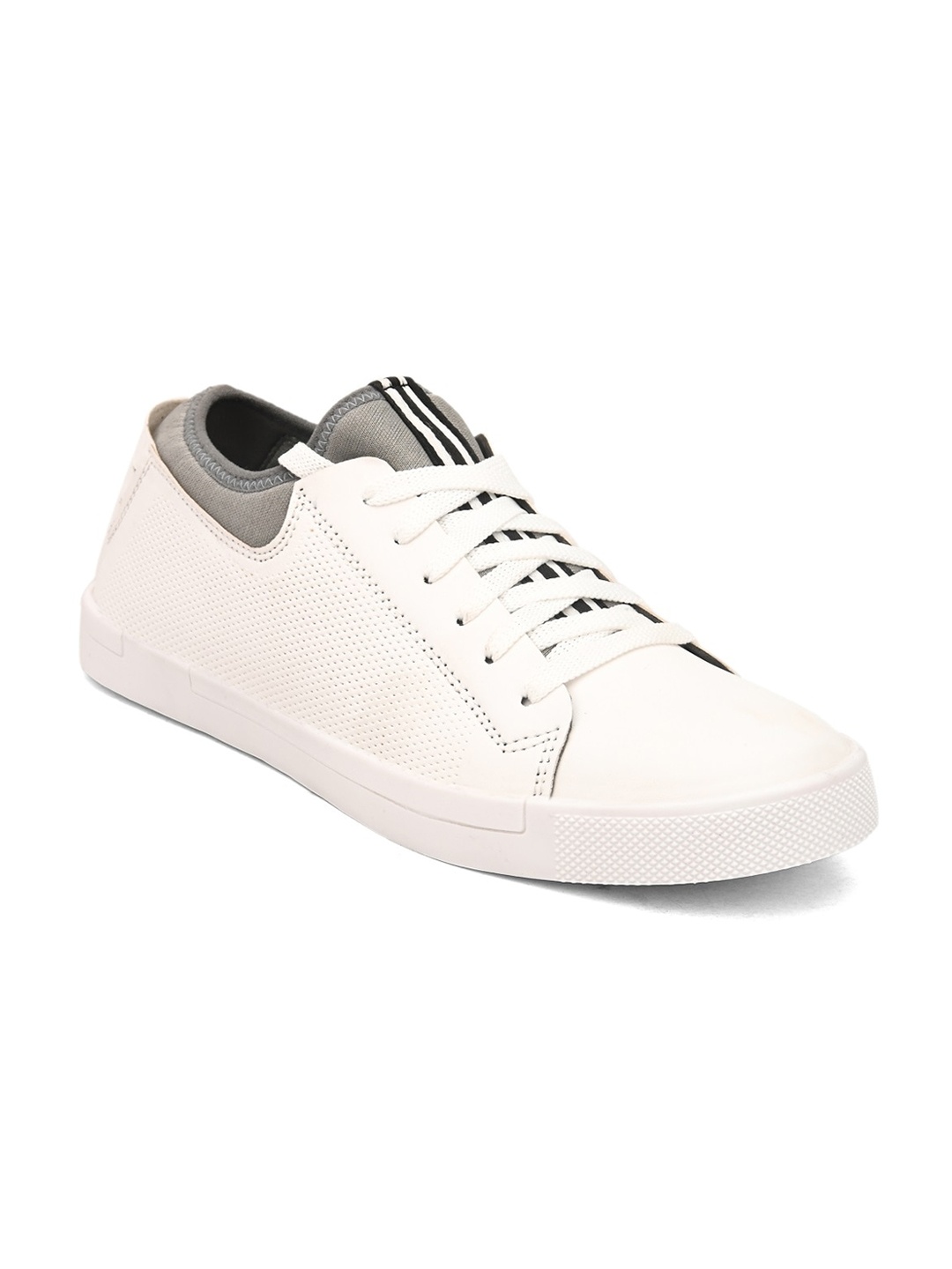 

Roadster Men White & Grey Solid Casual Sneakers