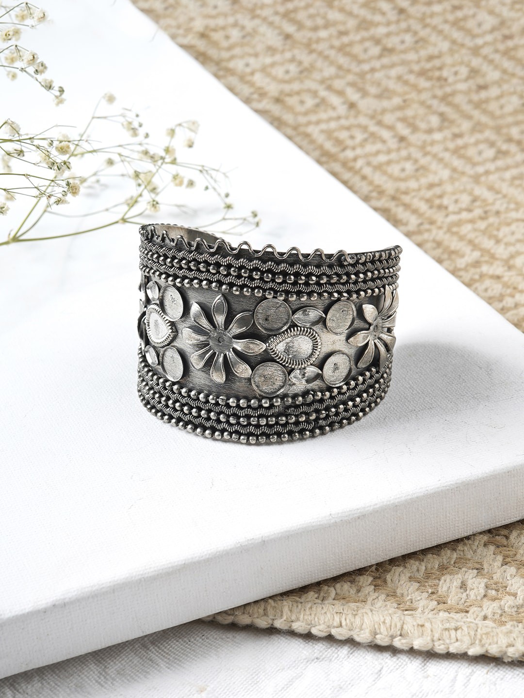 

TEEJH Women Silver Bracelet