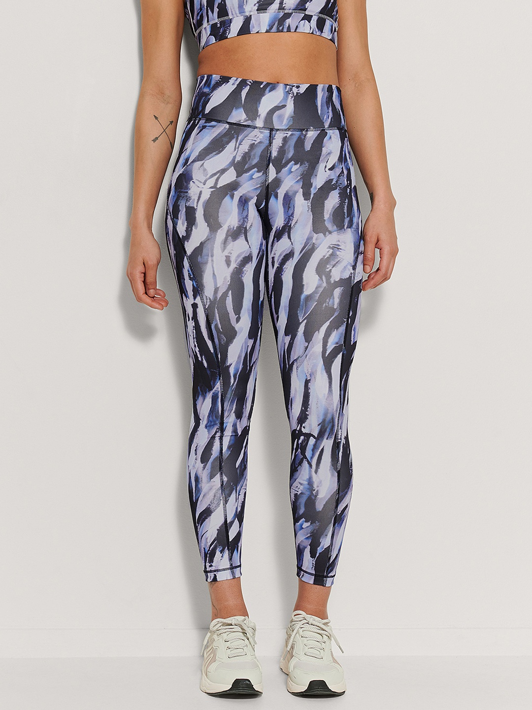 

NA-KD Blue Abstract Printed Tights