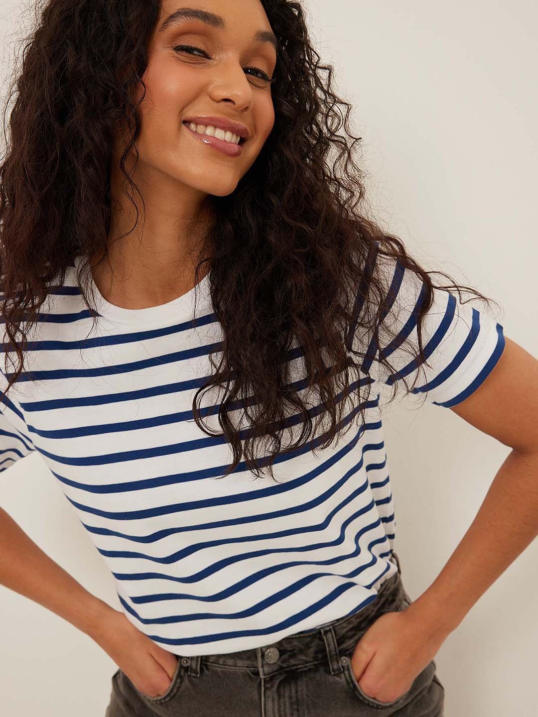 

NA-KD Women White & Navy Blue Striped Organic Cotton T-shirt