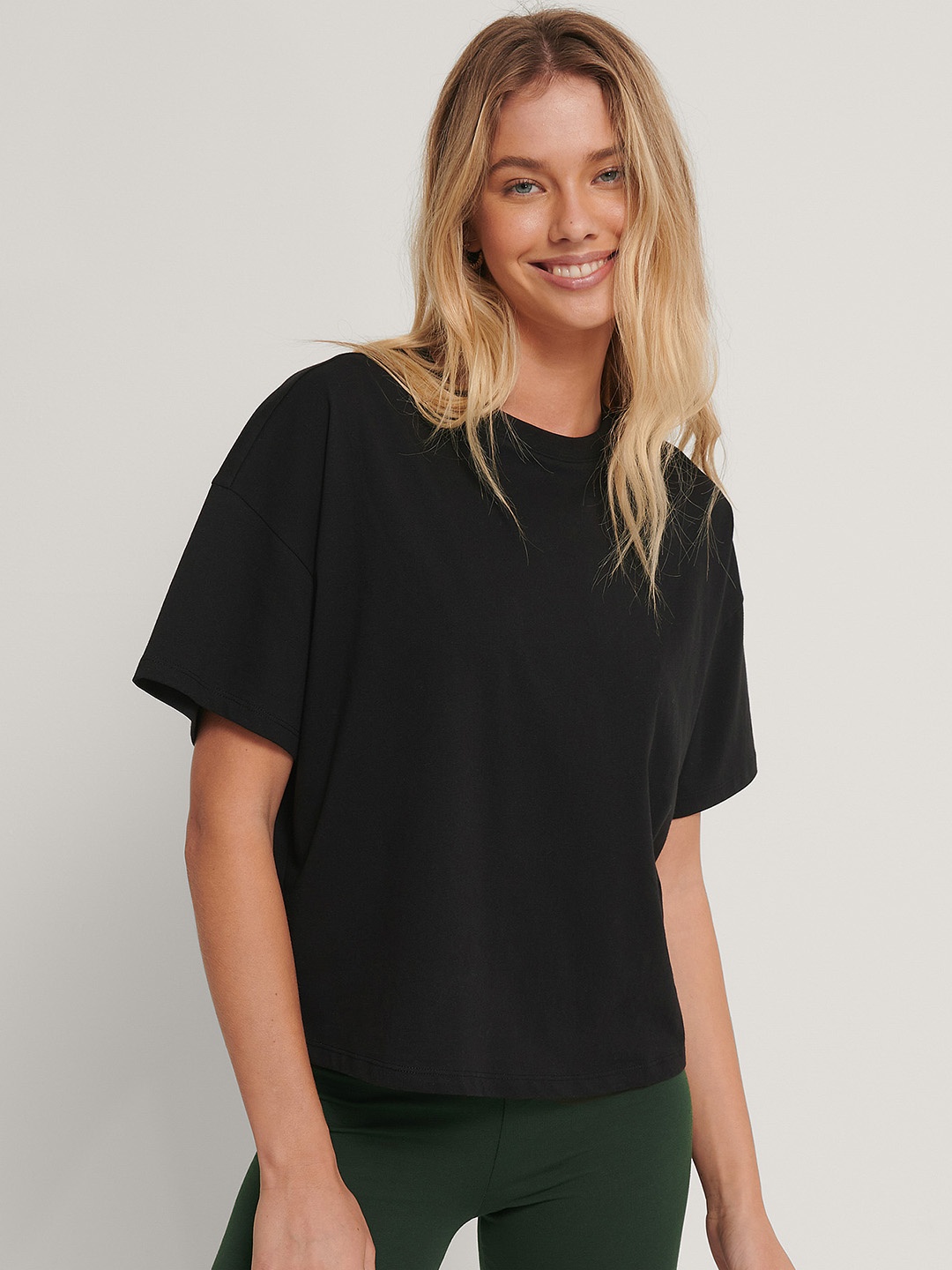 

NA-KD Women Black Drop-Shoulder Sleeves Organic Cotton T-shirt