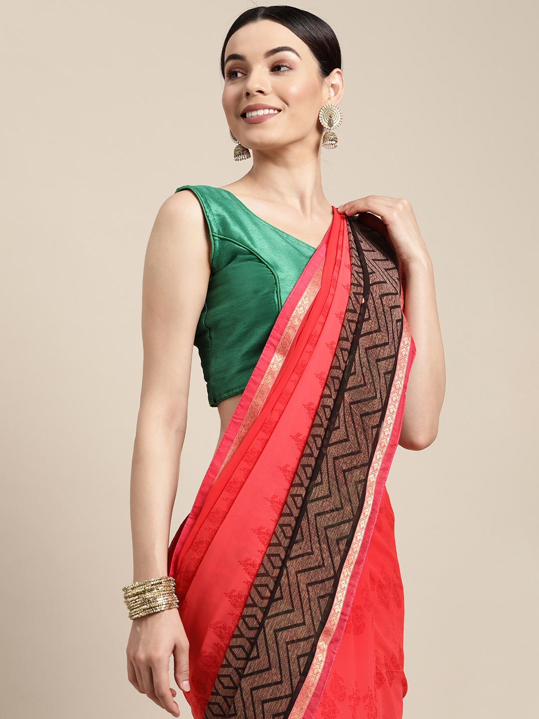 

SANGAM PRINTS Red & Black Ethnic Motifs Poly Georgette Saree