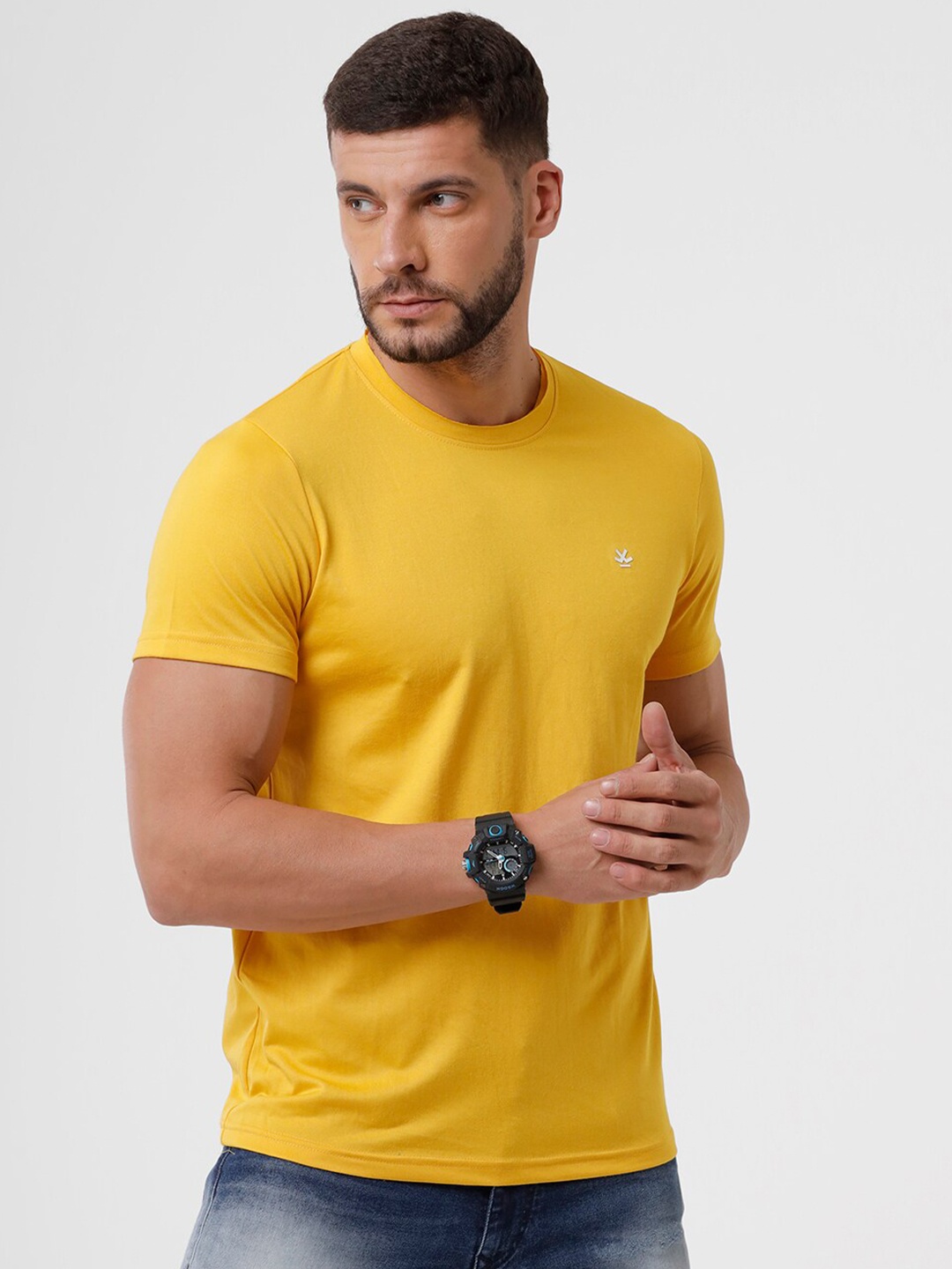 

WROGN Men Yellow Applique Slim Fit T-shirt