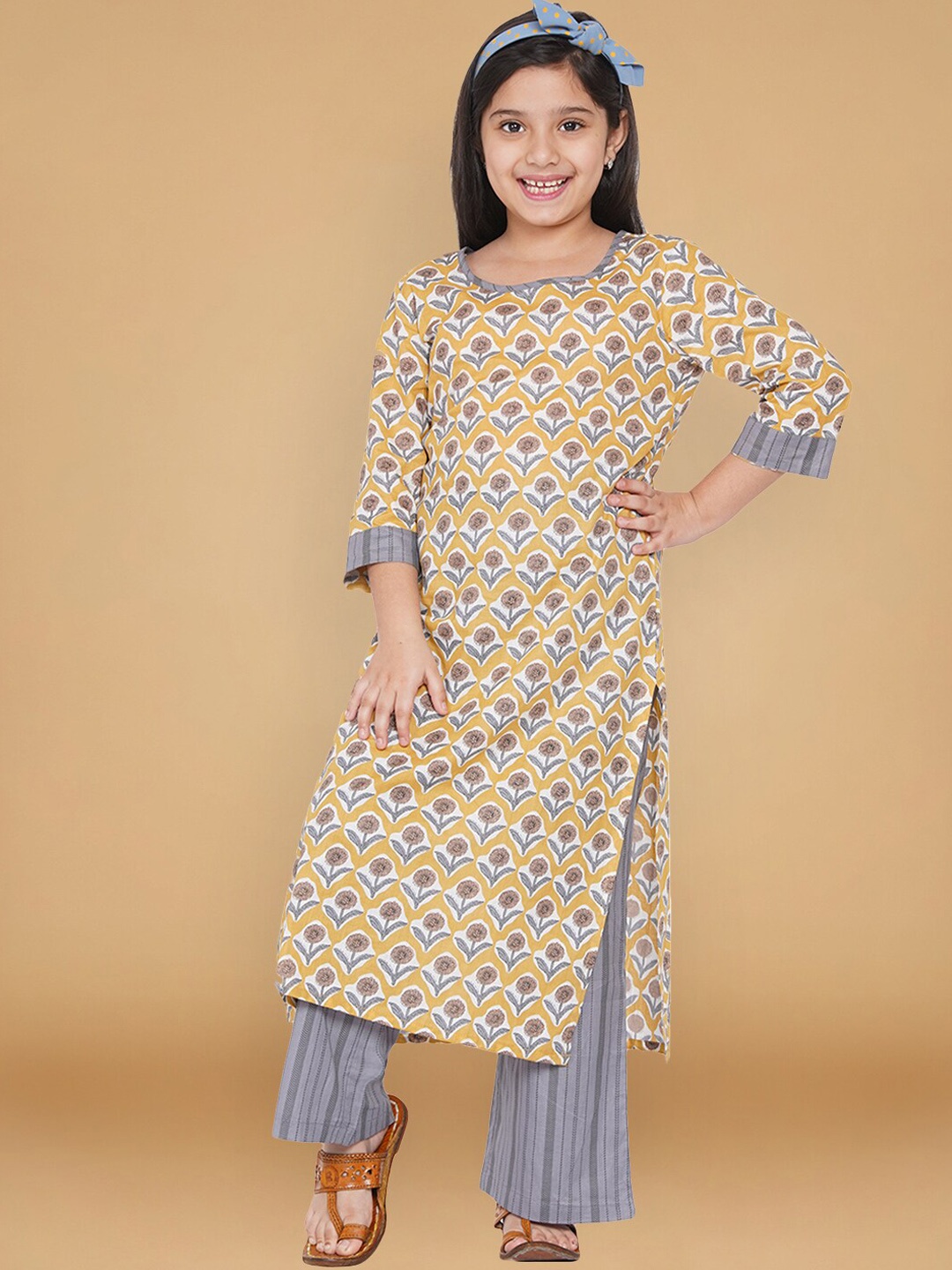 

titliyan Girls Yellow Printed High Slit Pure Cotton Kurti with Palazzos