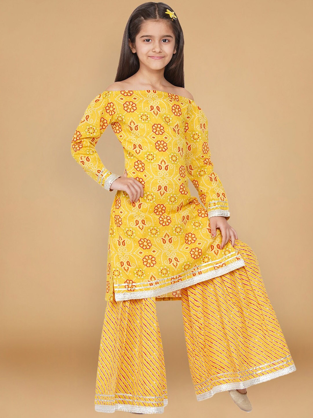 

titliyan Girls Yellow Embroidered Pleated Pure Cotton Kurti with Skirt