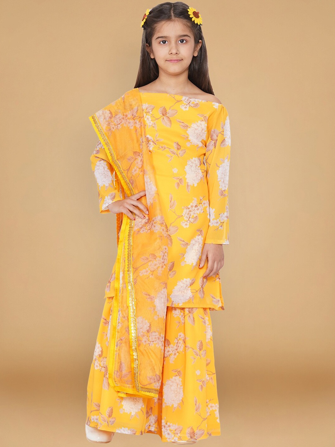 

titliyan Girls Yellow Floral Printed Pleated Top with Trousers