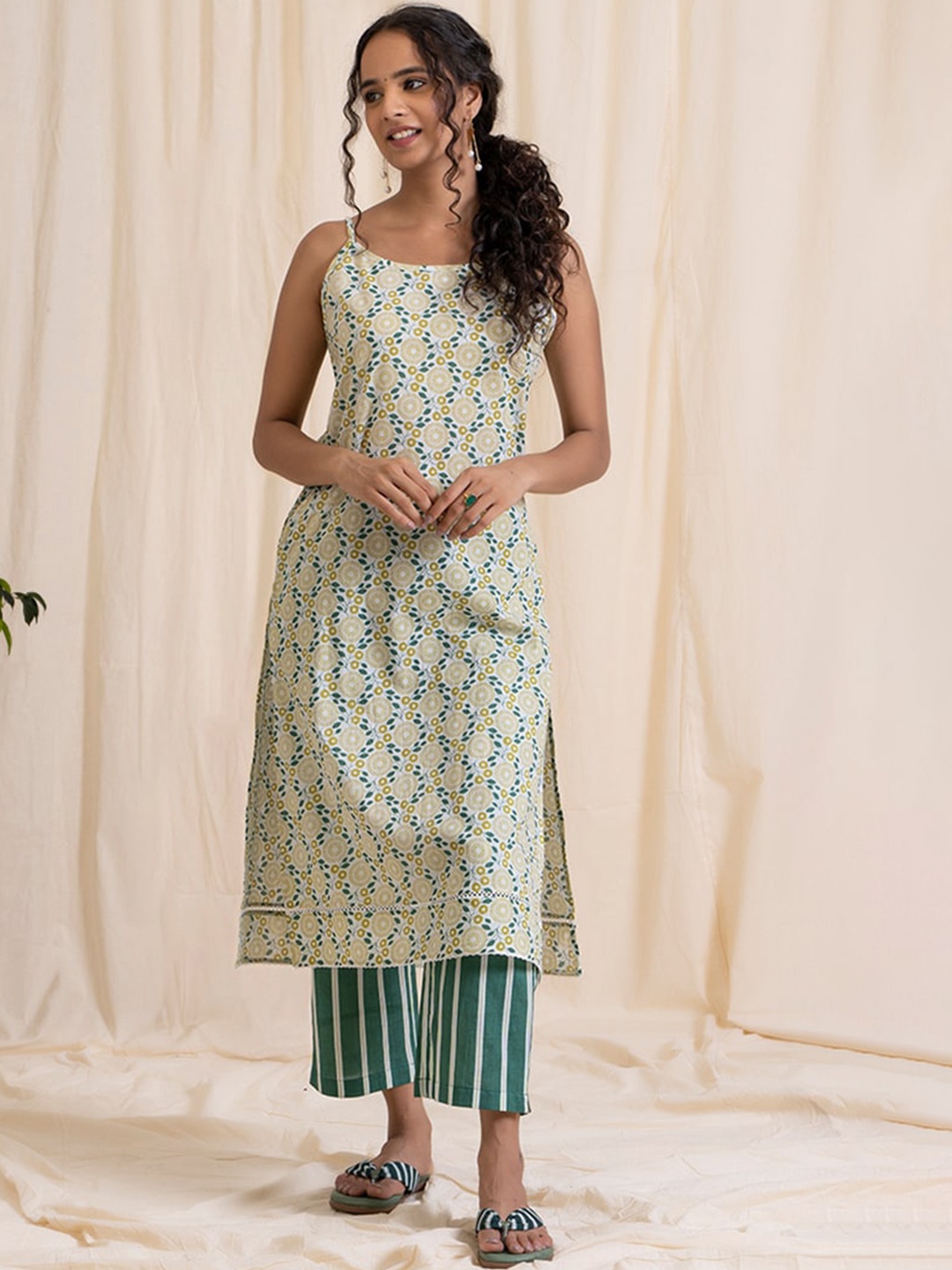 

AKISO Women Green Ethnic Motifs Pure Cotton Kurta with Palazzos & With Dupatta