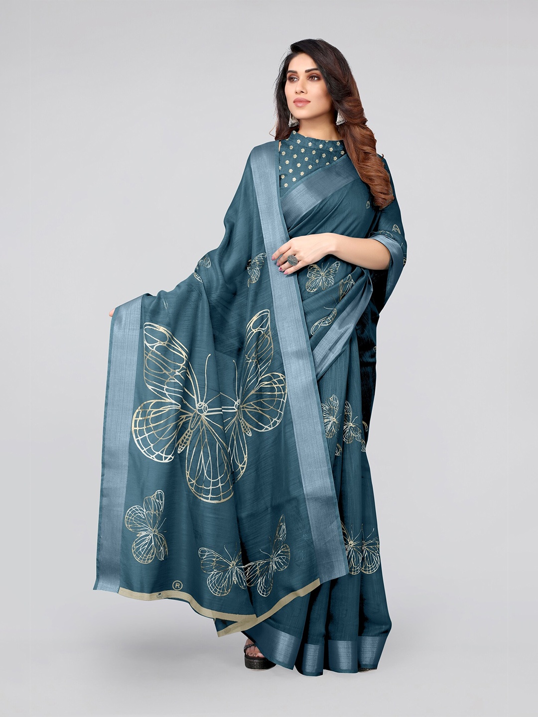 

MIRCHI FASHION Teal & Gold-Toned Embellished Zari Saree