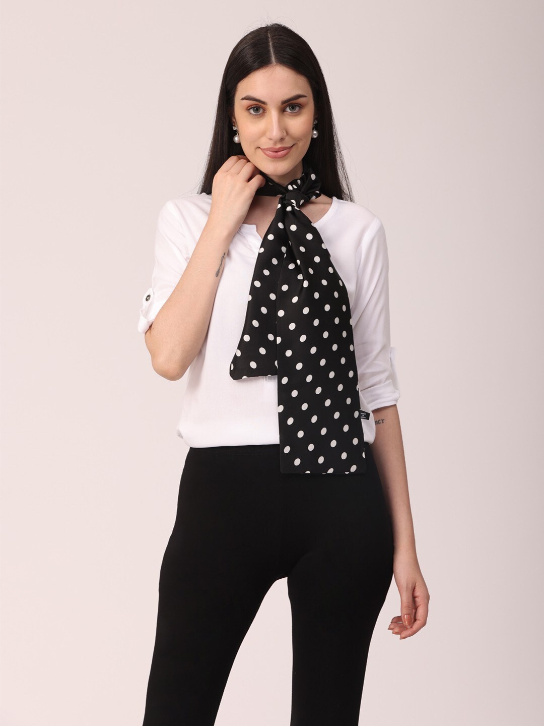 

NOTEQUAL Women Black & White Printed Scarf