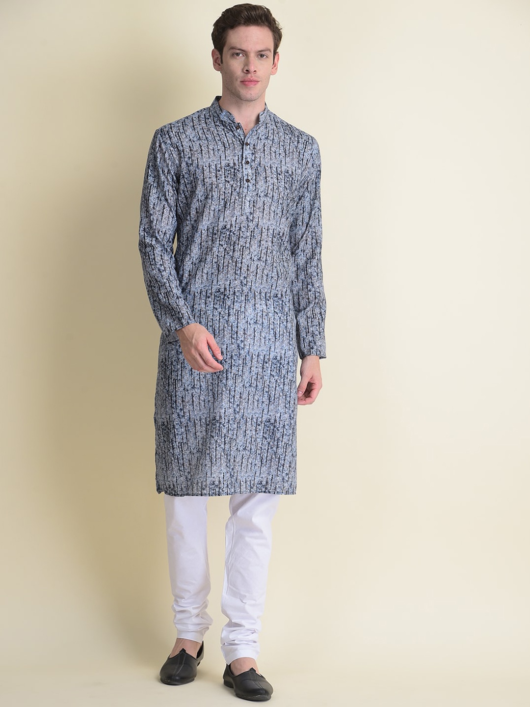 

NAMASKAR Men Navy Blue Cotton Printed Kurta with Churidar