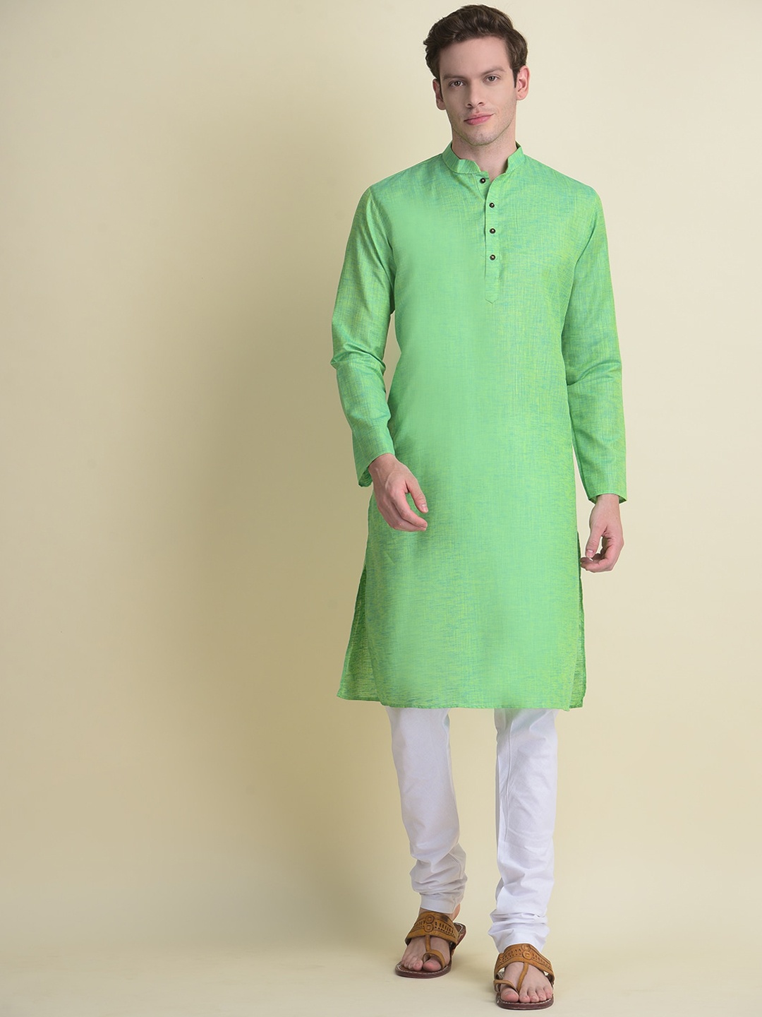

NAMASKAR Men Green Solid Cotton Linen Kurta with Pyjamas