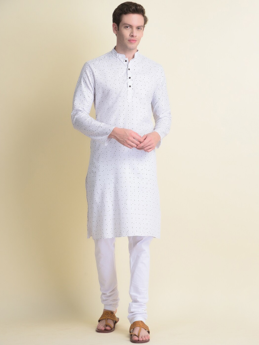 

NAMASKAR Men White Printed Cotton Kurta with Pyjamas