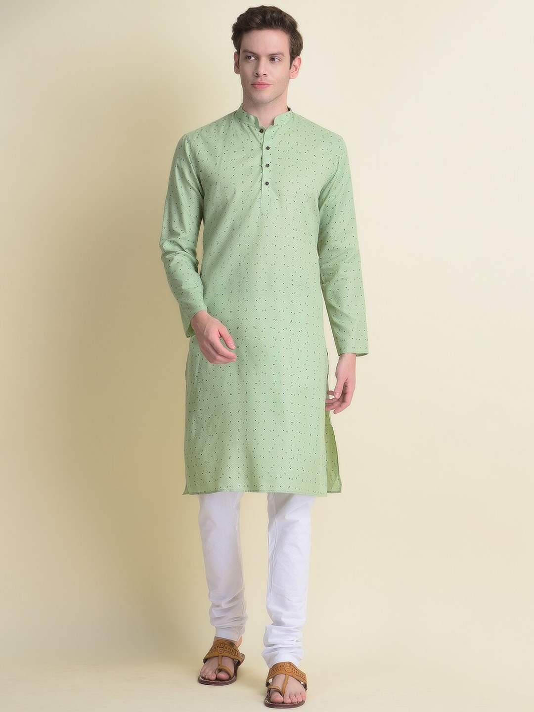 

NAMASKAR Men Green Cotton Printed Kurta with Churidar