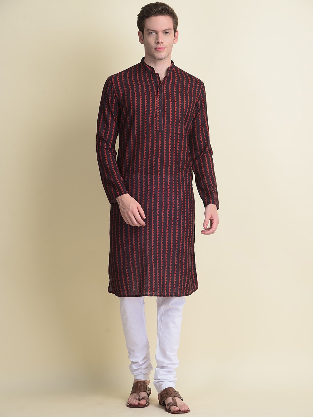 

NAMASKAR Men Black Printed Cotton Kurta with Pyjamas