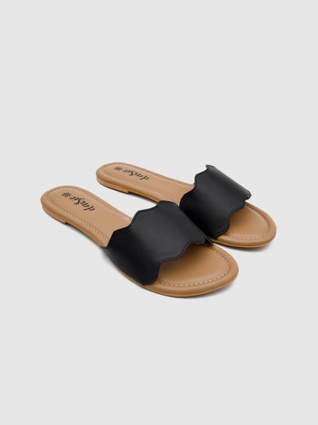 

daisie Women Brown scallope black basic Open Toe Flats