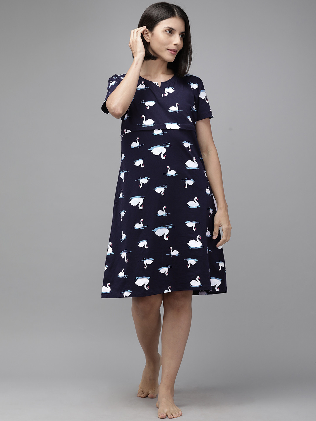 

Zeyo Navy Blue & White Printed Cotton Feeding Nightdress