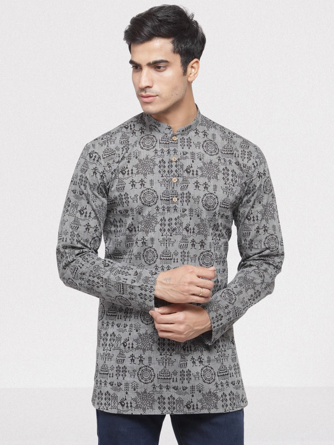 

RG DESIGNERS Men Grey Striped Thread Work Handloom Pathani Kurta
