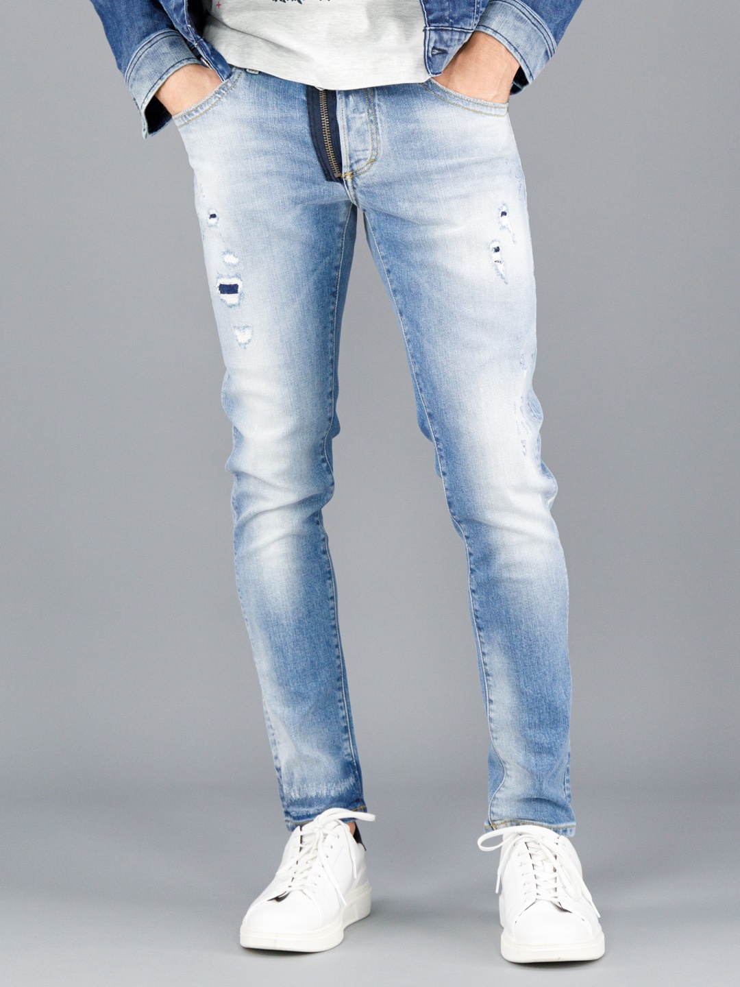 

FREESOUL Men Blue Skinny Fit Mildly Distressed Heavy Fade Jeans