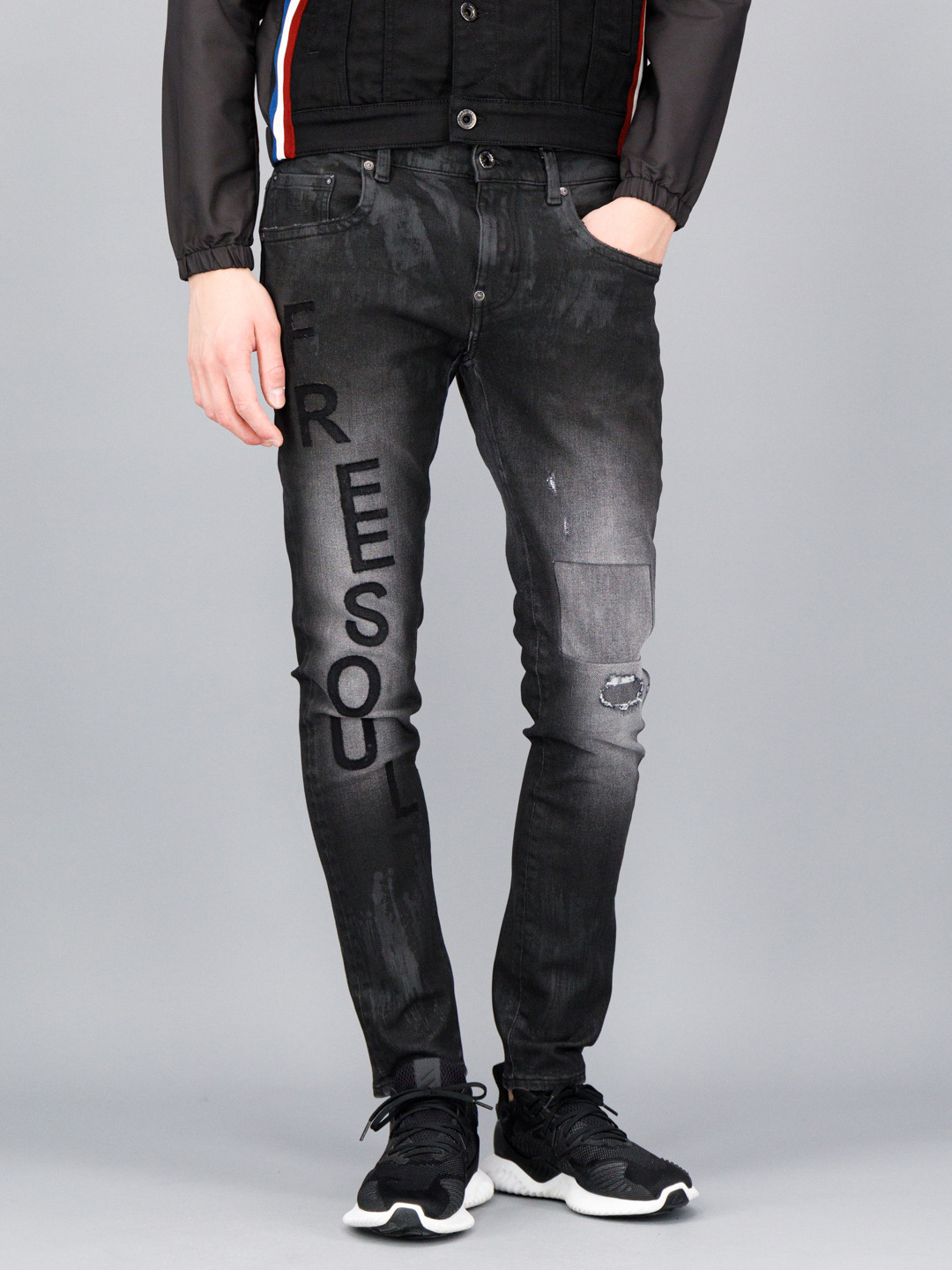 

FREESOUL Men Grey Skinny Fit Mildly Distressed Light Fade Jeans