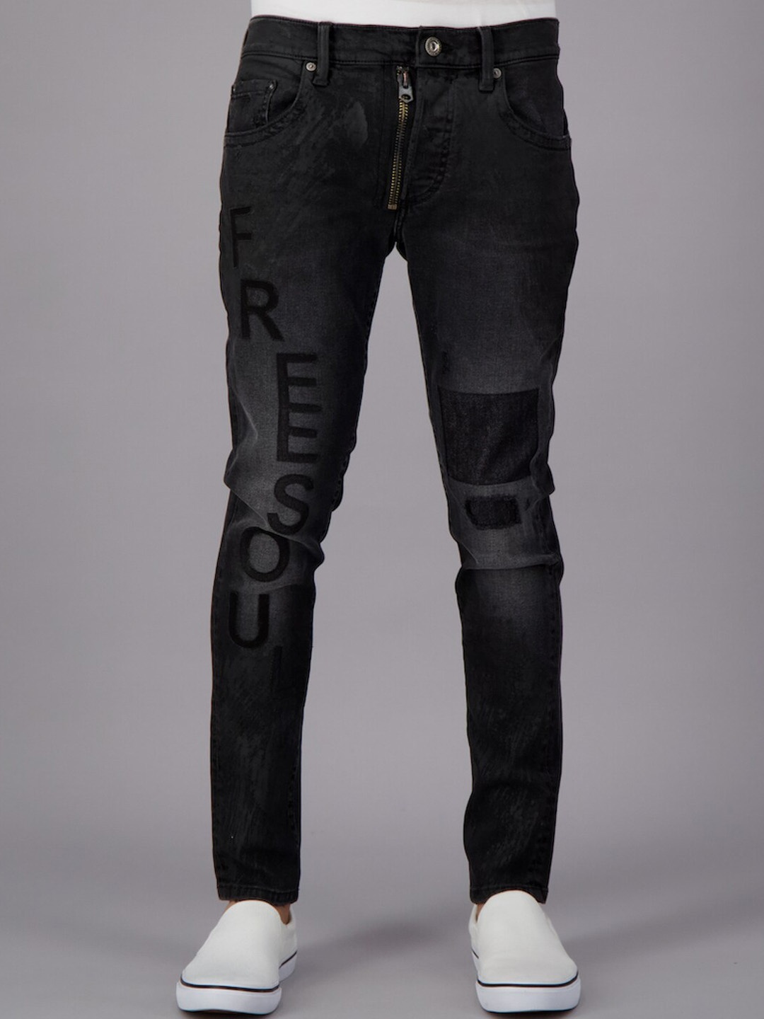 

FREESOUL Men Black Skinny Fit Highly Distressed Jeans