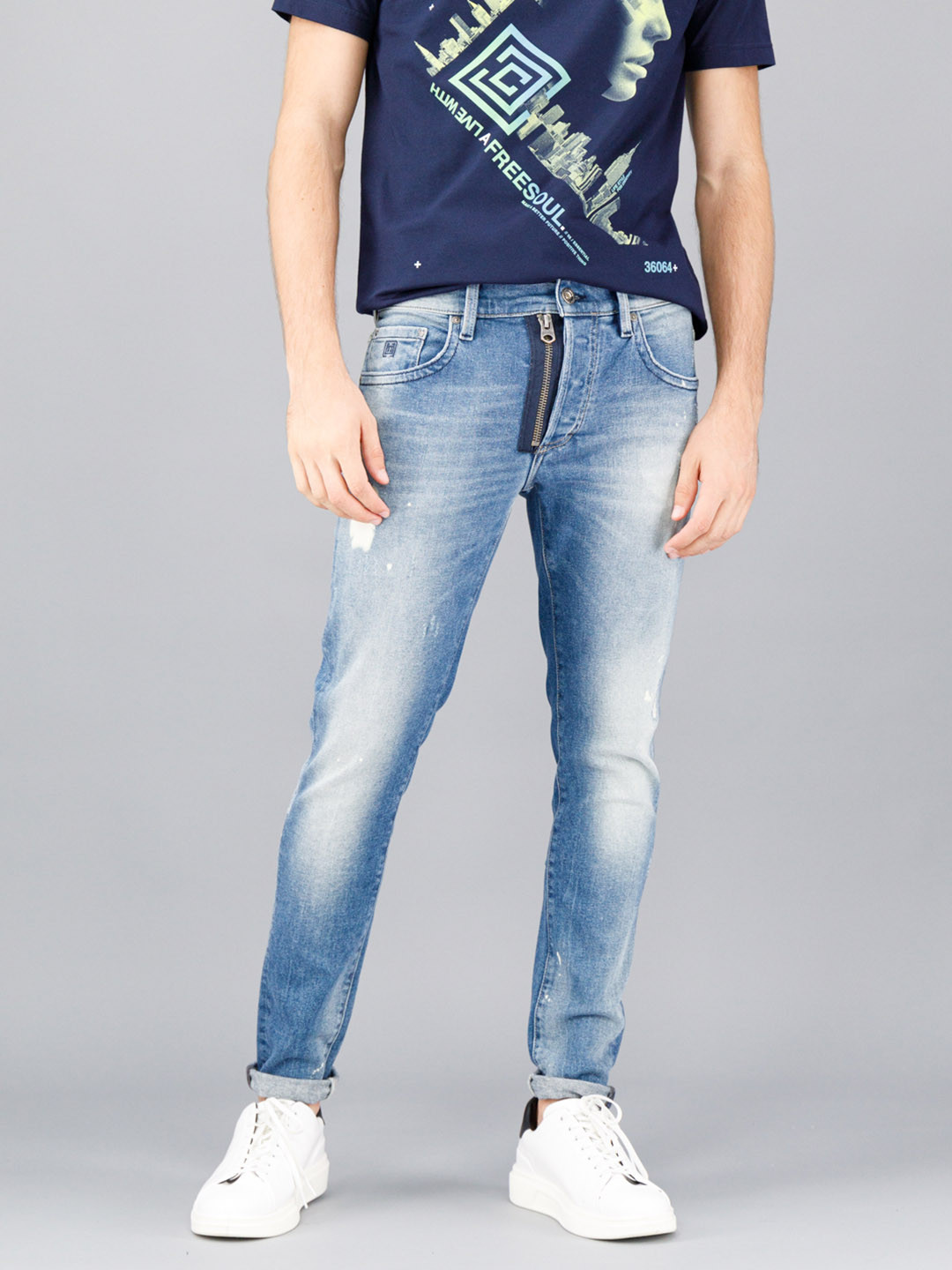 

FREESOUL Men Blue Skinny Fit Mildly Distressed Heavy Fade Jeans